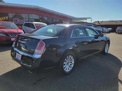 2011 Chrysler 300 Series   - Photo 12 - Fortuna, CA 95540