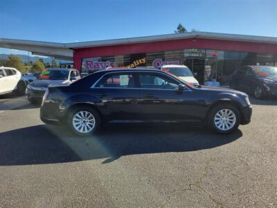 2011 Chrysler 300 Series   - Photo 9 - Fortuna, CA 95540