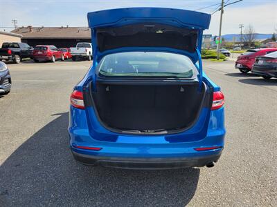 2020 Ford Fusion SE   - Photo 9 - Fortuna, CA 95540