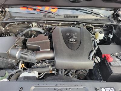 2017 Toyota Tacoma SR5 V6   - Photo 5 - Fortuna, CA 95540