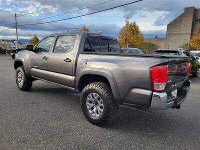 2017 Toyota Tacoma SR5 V6   - Photo 10 - Fortuna, CA 95540