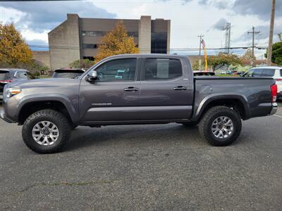 2017 Toyota Tacoma SR5 V6   - Photo 4 - Fortuna, CA 95540