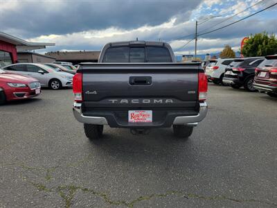 2017 Toyota Tacoma SR5 V6   - Photo 11 - Fortuna, CA 95540