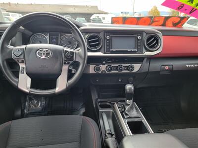 2017 Toyota Tacoma SR5 V6   - Photo 6 - Fortuna, CA 95540