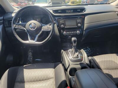 2017 Nissan Rogue SV - Photo 6 - Fortuna, CA 95540
