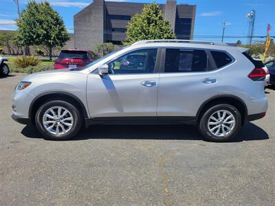2017 Nissan Rogue SV - Photo 4 - Fortuna, CA 95540