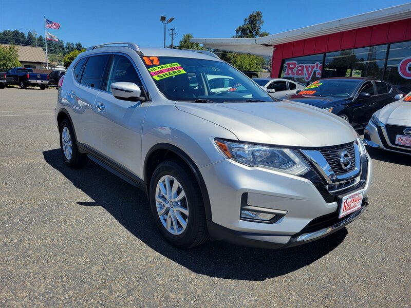 2017 Nissan Rogue SV   - Photo 1 - Fortuna, CA 95540