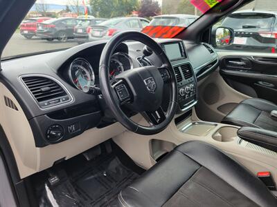 2019 Dodge Grand Caravan SXT   - Photo 7 - Fortuna, CA 95540