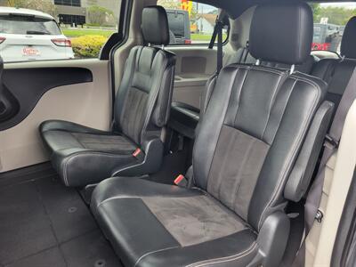 2019 Dodge Grand Caravan SXT   - Photo 8 - Fortuna, CA 95540