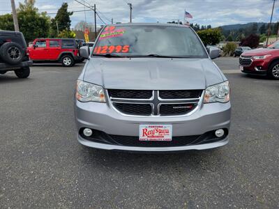 2019 Dodge Grand Caravan SXT   - Photo 2 - Fortuna, CA 95540