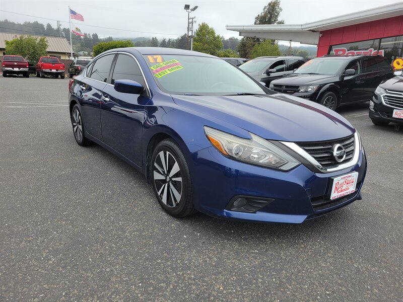 2017 Nissan Altima 2.5 SR - Photo 1 - Fortuna, CA 95540