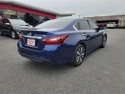 2017 Nissan Altima 2.5 SR   - Photo 13 - Fortuna, CA 95540