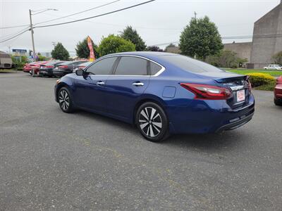 2017 Nissan Altima 2.5 SR   - Photo 11 - Fortuna, CA 95540