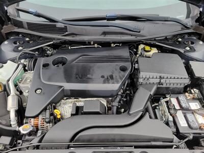 2017 Nissan Altima 2.5 SR   - Photo 5 - Fortuna, CA 95540