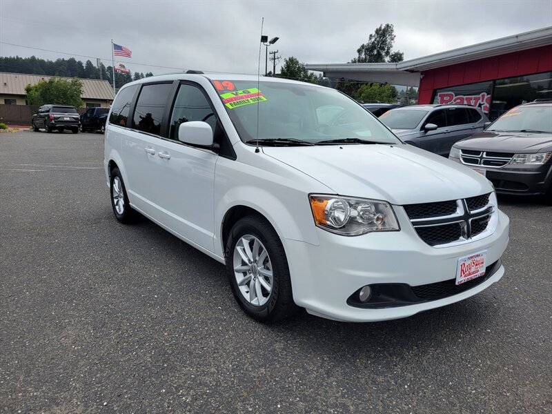 2019 Dodge Grand Caravan SXT   - Photo 1 - Fortuna, CA 95540