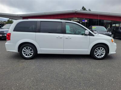 2019 Dodge Grand Caravan SXT   - Photo 11 - Fortuna, CA 95540