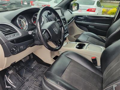 2019 Dodge Grand Caravan SXT   - Photo 7 - Fortuna, CA 95540