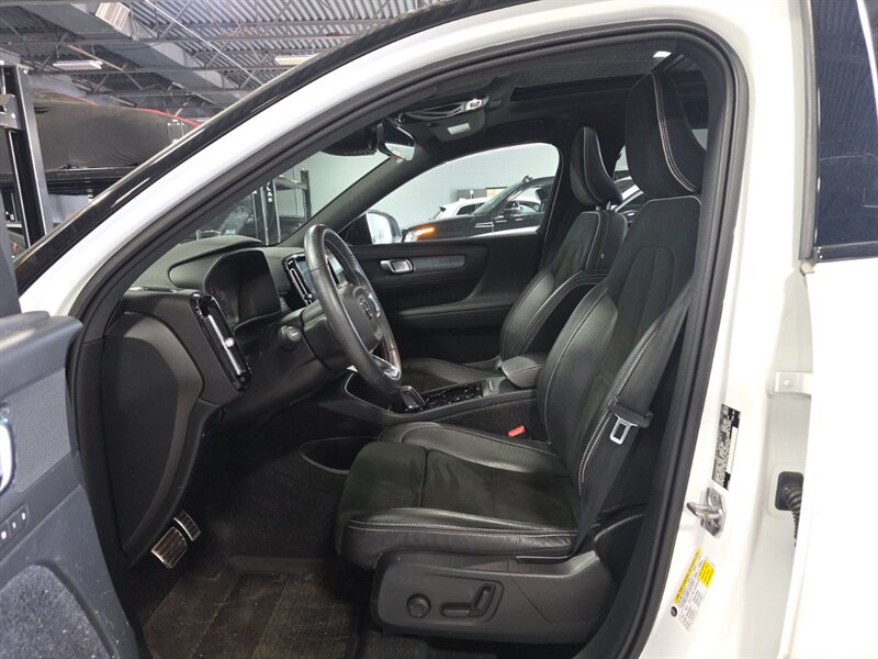 2021 Volvo XC40 T5 R-Design - Photo 12 - Carmichaels, PA 15320