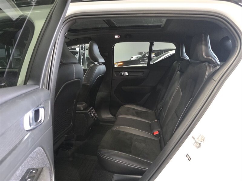 2021 Volvo XC40 T5 R-Design - Photo 13 - Carmichaels, PA 15320