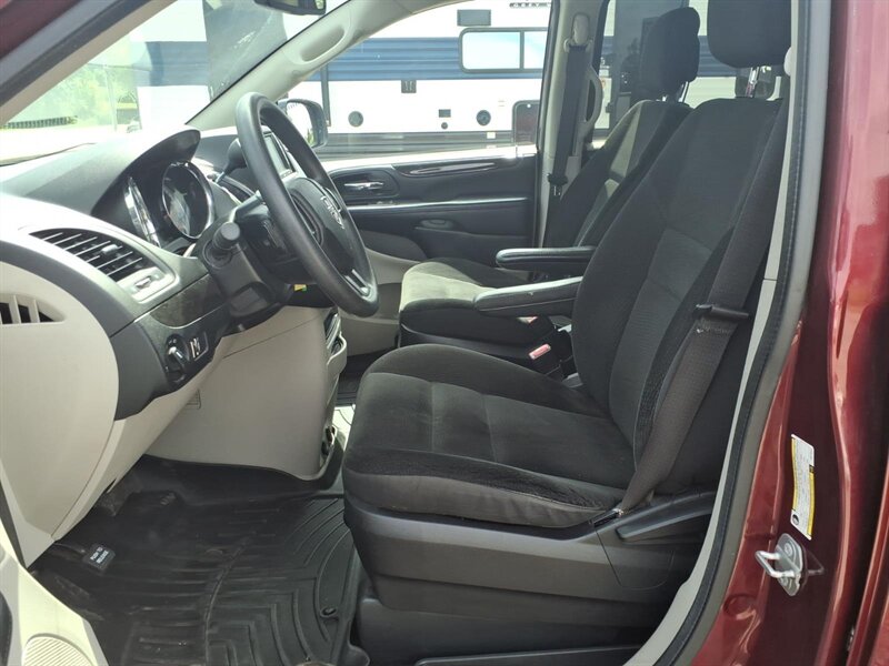 2019 Dodge Grand Caravan SE - Photo 9 - Carmichaels, PA 15320
