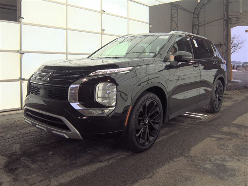 2022 Mitsubishi Outlander SEL  