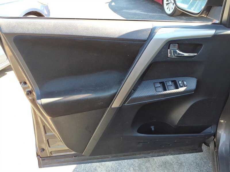2014 Toyota RAV4 XLE - Photo 9 - Carmichaels, PA 15320
