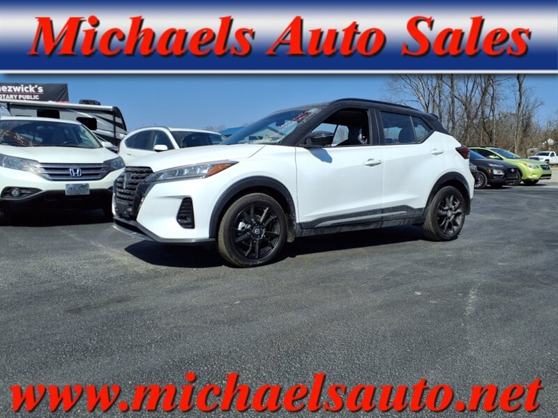 2021 Nissan Kicks SR  