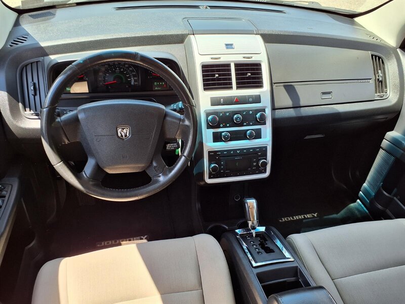 2010 Dodge Journey SXT - Photo 11 - Carmichaels, PA 15320