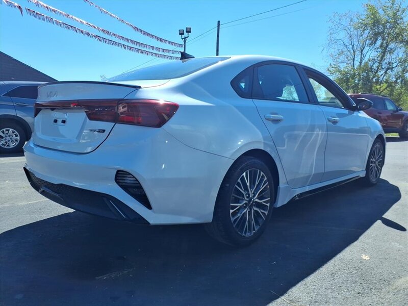 2023 Kia Forte GT-Line   - Photo 4 - Carmichaels, PA 15320