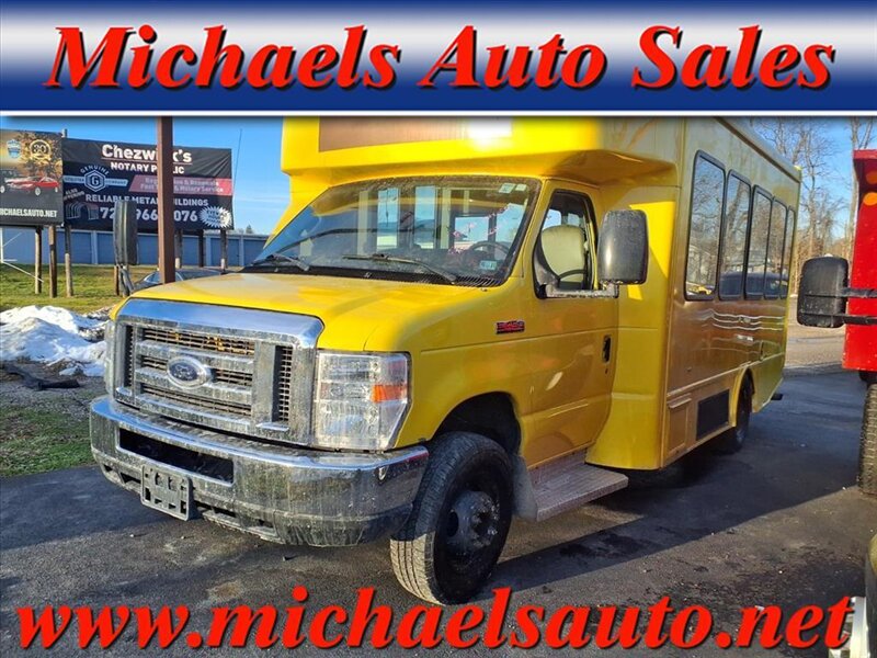 2019 Ford E-Series Cutaway Base