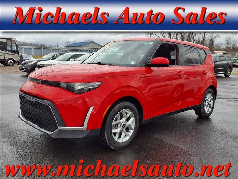 2024 Kia Soul LX's photo