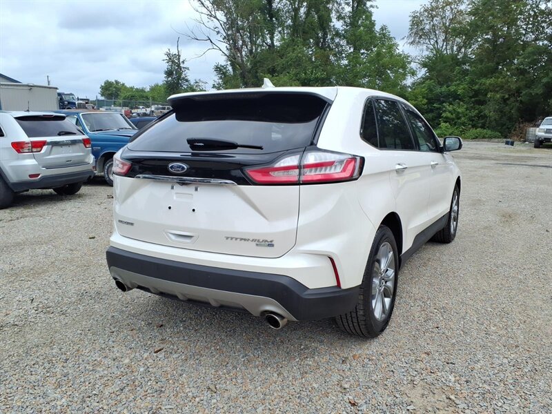 2019 Ford Edge Titanium - Photo 5 - Carmichaels, PA 15320