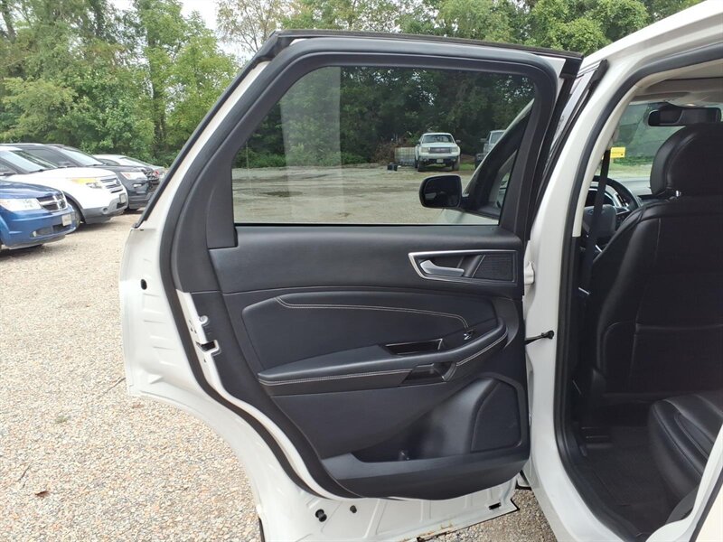 2019 Ford Edge Titanium - Photo 9 - Carmichaels, PA 15320