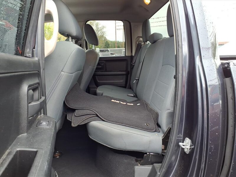 2017 RAM 1500 Express   - Photo 8 - Carmichaels, PA 15320