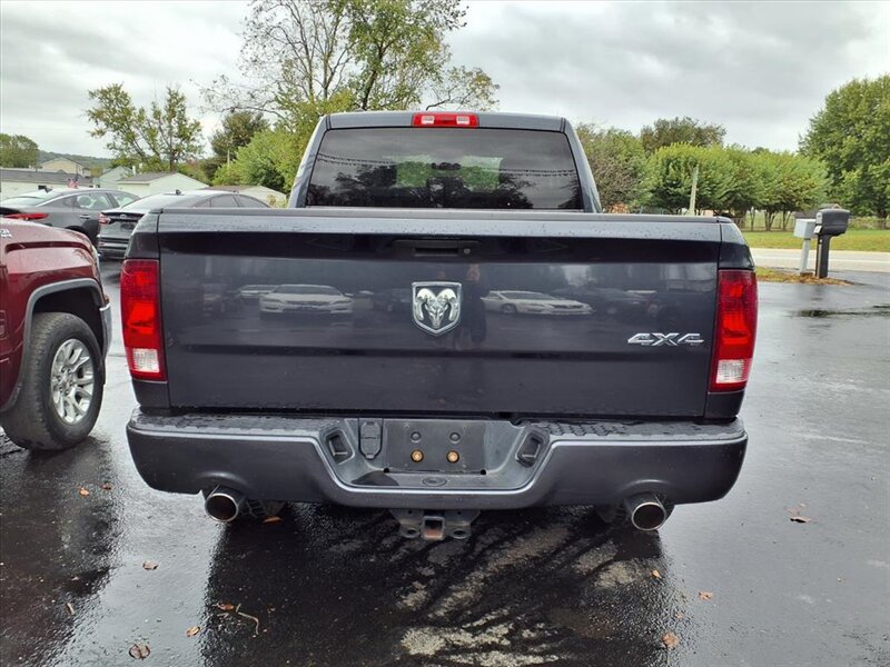 2017 RAM 1500 Express   - Photo 4 - Carmichaels, PA 15320