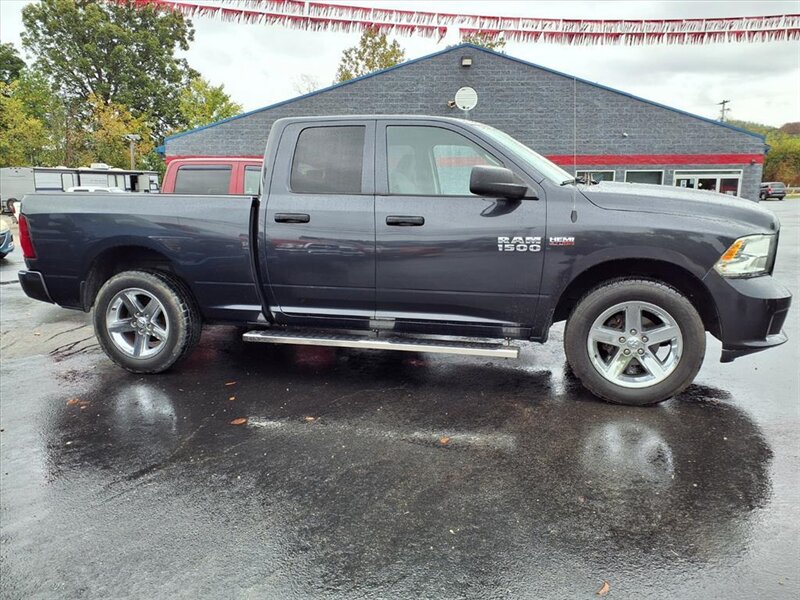 2017 RAM 1500 Express   - Photo 3 - Carmichaels, PA 15320