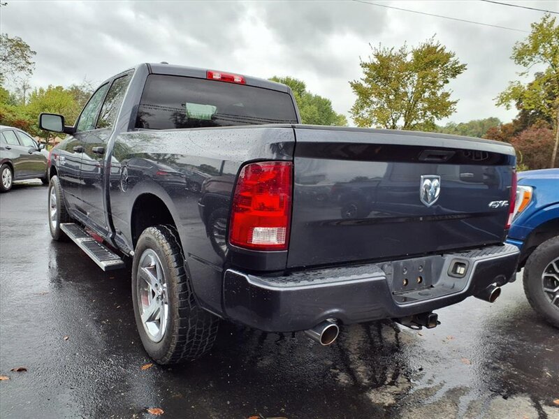 2017 RAM 1500 Express   - Photo 5 - Carmichaels, PA 15320