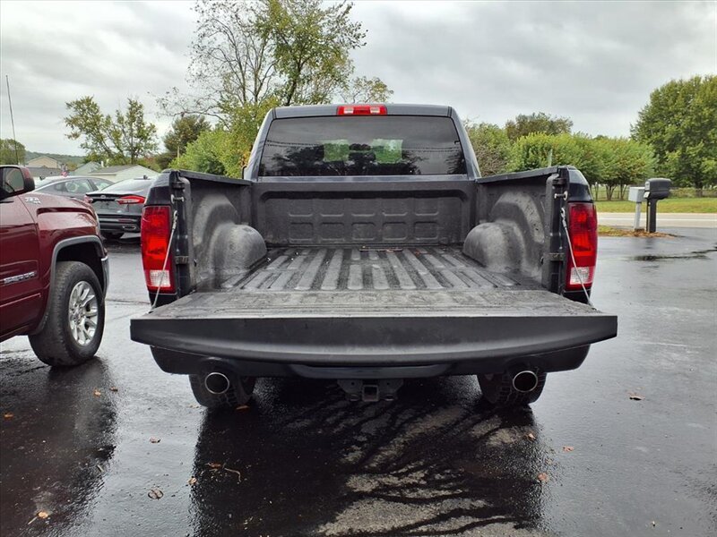 2017 RAM 1500 Express   - Photo 9 - Carmichaels, PA 15320