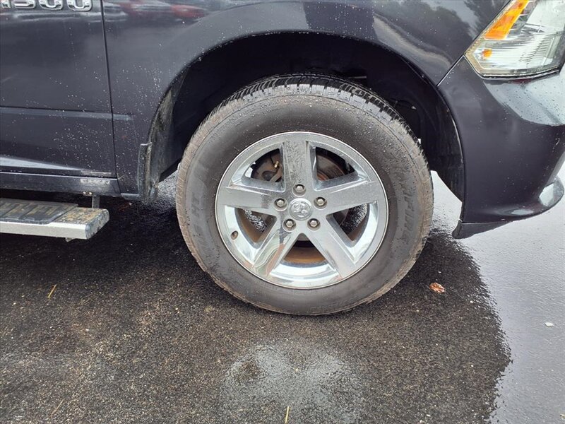 2017 RAM 1500 Express   - Photo 6 - Carmichaels, PA 15320