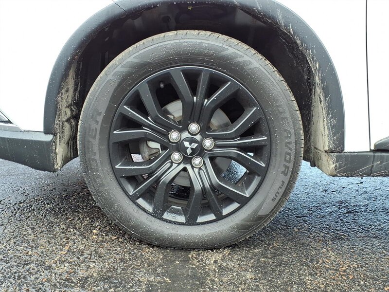 2018 Mitsubishi Outlander LE - Photo 5 - Carmichaels, PA 15320