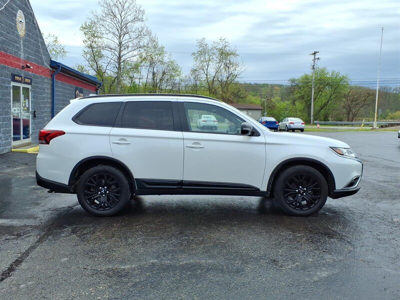 2018 Mitsubishi Outlander LE - Photo 3 - Carmichaels, PA 15320