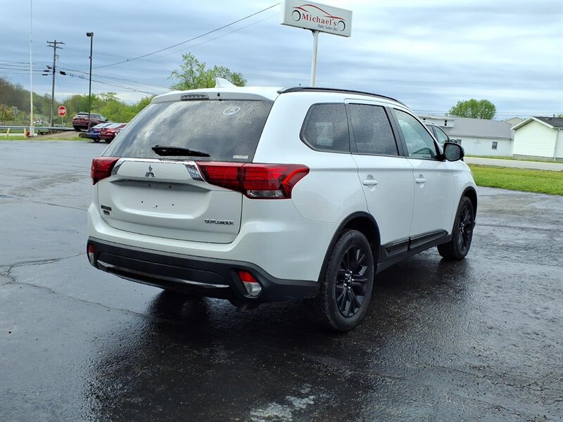 2018 Mitsubishi Outlander LE - Photo 4 - Carmichaels, PA 15320
