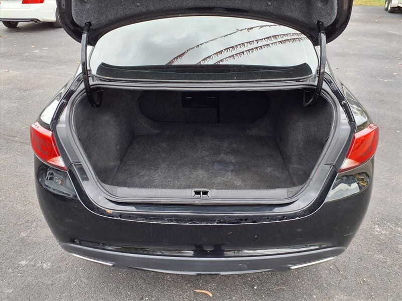 2015 Chrysler 200 S   - Photo 8 - Carmichaels, PA 15320