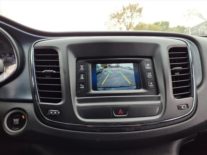 2015 Chrysler 200 S   - Photo 12 - Carmichaels, PA 15320