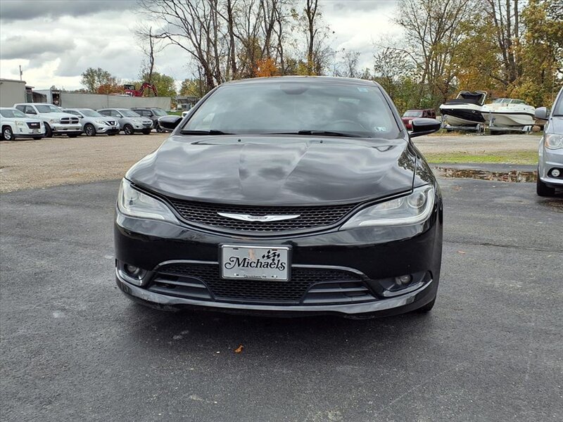 2015 Chrysler 200 S   - Photo 4 - Carmichaels, PA 15320