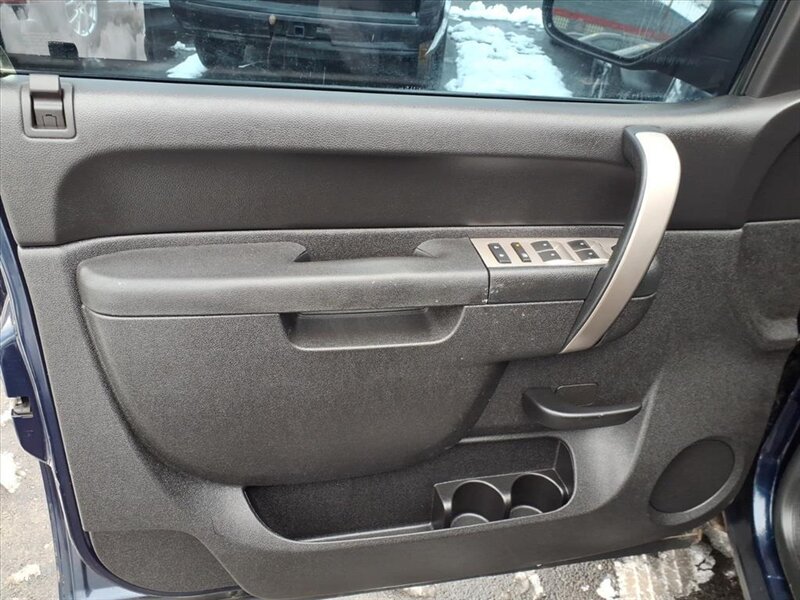 2010 Chevrolet Silverado 1500 LT - Photo 8 - Carmichaels, PA 15320