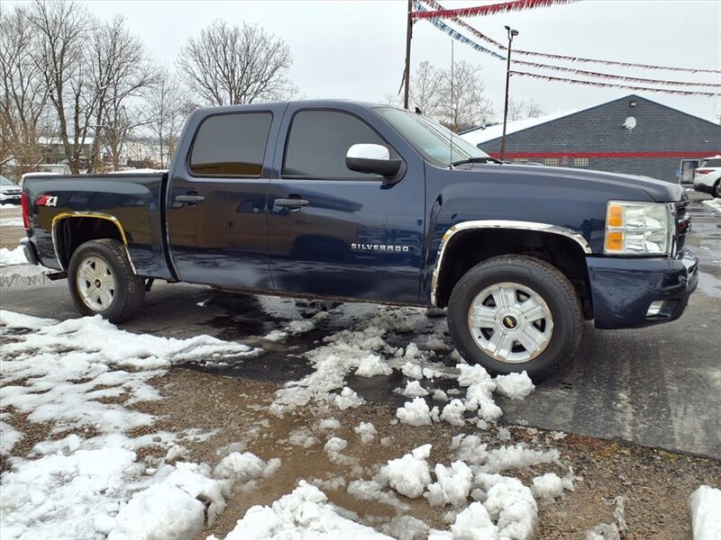 2010 Chevrolet Silverado 1500 LT - Photo 2 - Carmichaels, PA 15320