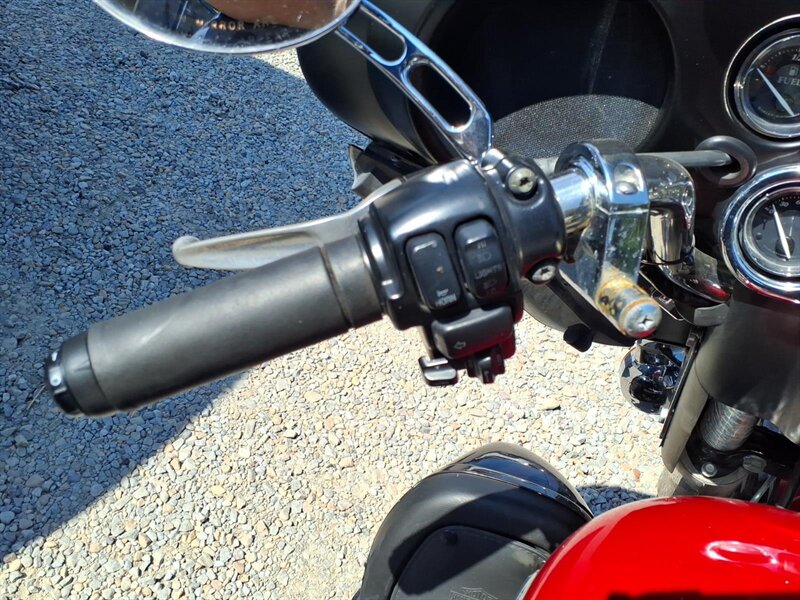 2011 Harley-Davidson Electra Glide TOURING - Photo 10 - Carmichaels, PA 15320