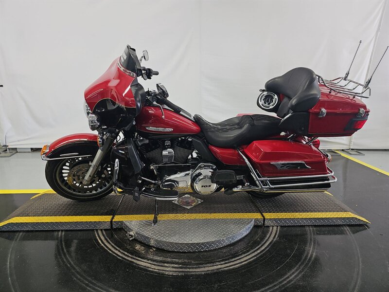 2011 Harley-Davidson Electra Glide TOURING   - Photo 1 - Carmichaels, PA 15320