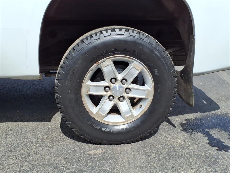 2012 GMC Sierra 1500 SLE - Photo 5 - Carmichaels, PA 15320